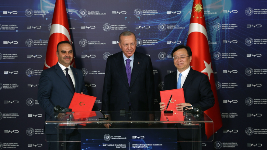 Çinli otomotiv devi BYD Türkiye’ye 1 milyar liralık yatırım yapacak